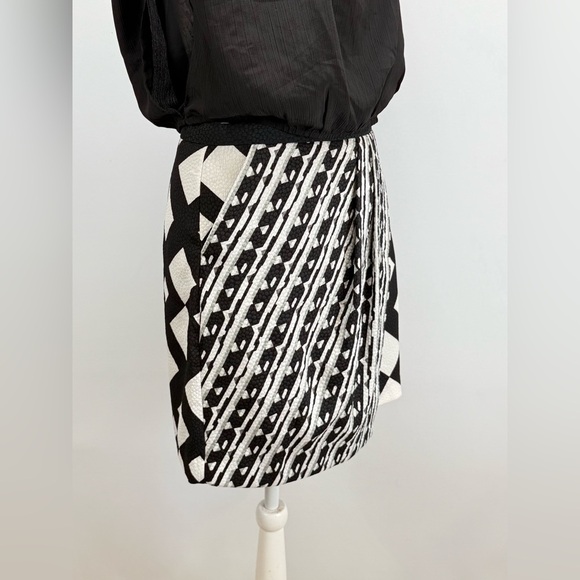 PETER PILOTTO for TARGET Black and White Asymmetrical Mini skirt size 6 - Picture 7 of 13